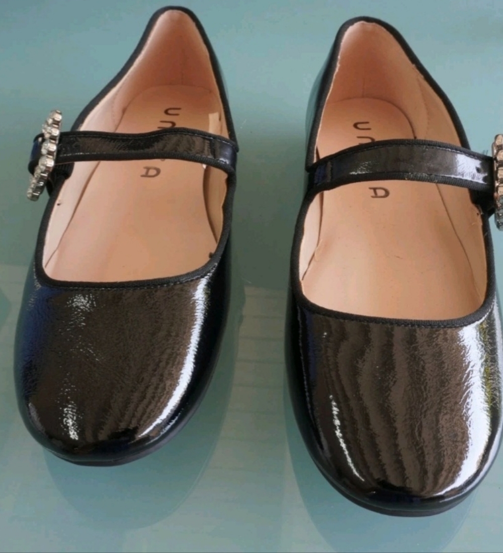 Unisa Vegan Patent Shiny Black Mary Janes NWOT - Picture 2 of 8
